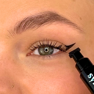 Auge mit Eyeliner Stempel