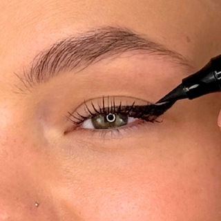 Auge mit Eyeliner Stempel